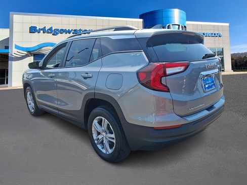 Used 2023 GMC Terrain SLE w/ Driver Convenience Package AWD/4WD image 4