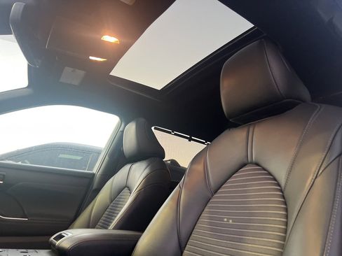 Used 2023 Toyota Highlander XSE image 12