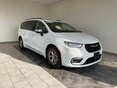 Used 2023 Chrysler Pacifica Limited