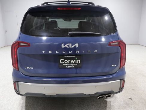 Used 2025 Kia Telluride S AWD/4WD image 3