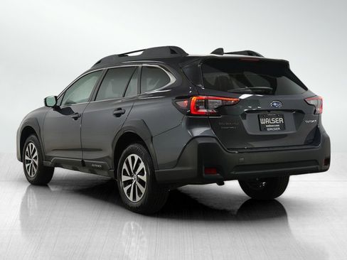 Certified 2025 Subaru Outback Premium image 3