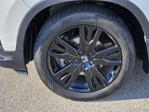 Certified 2022 Honda Pilot Black Edition image 9