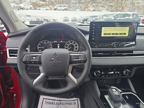 New 2026 Mitsubishi Outlander SE image 15