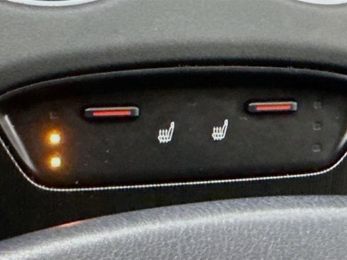 Certified 2023 Toyota Venza Nightshade image 11