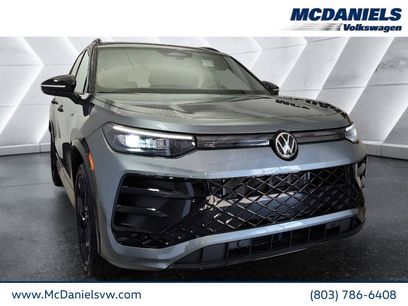 New 2025 Volkswagen Tiguan SE R-Line