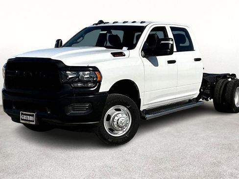 Used 2024 RAM 3500 Tradesman RWD image 2