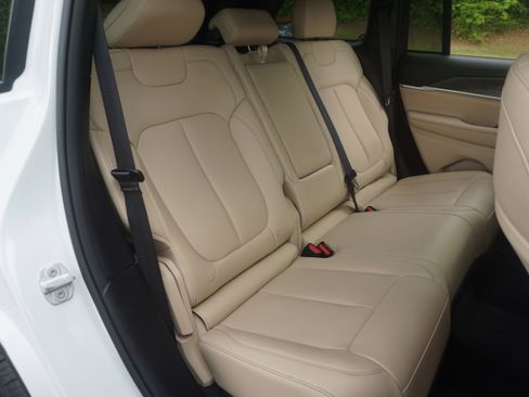 Used 2023 Jeep Grand Cherokee 4WD 4xe image 21