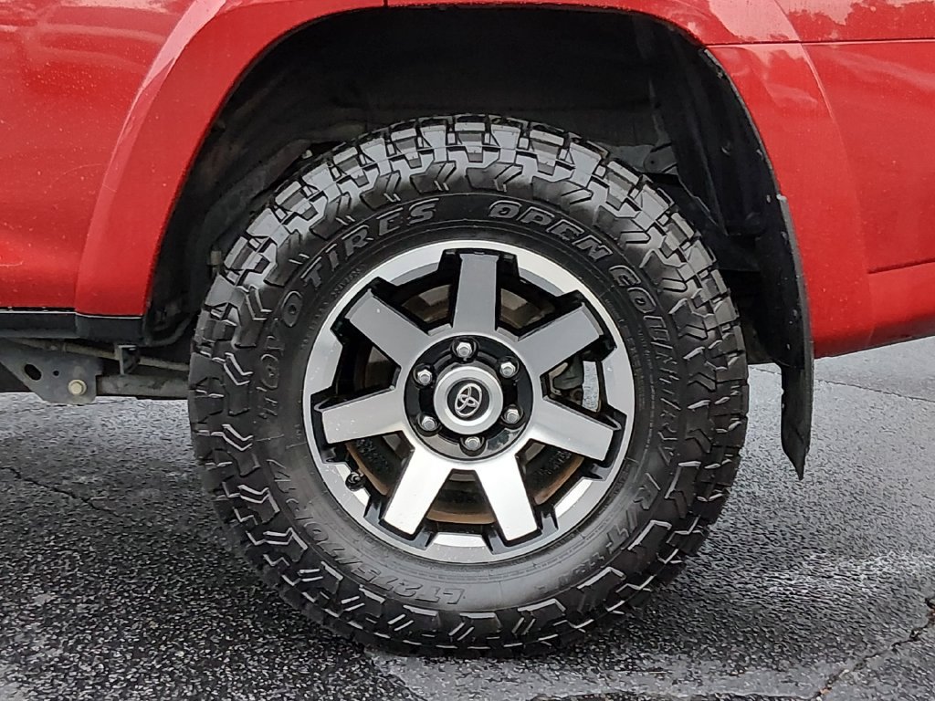 Used 2019 Toyota 4Runner TRD Off-Road AWD/4WD image 17