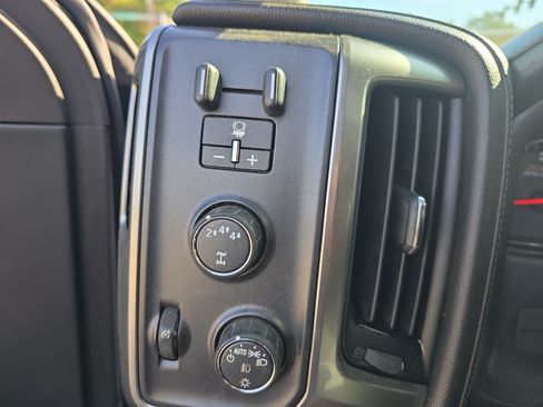 Used 2019 Chevrolet Silverado 2500 LTZ w/ Vortec Plus Package AWD/4WD image 20