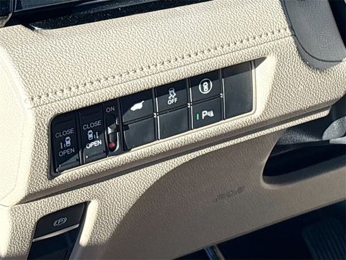 Used 2021 Honda Odyssey Elite image 10