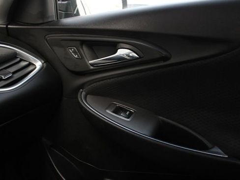 Used 2020 Chevrolet Malibu LT image 19