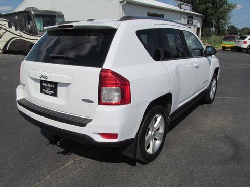 Used 2012 Jeep Compass Latitude w/ Sun/Sound Group AWD/4WD image 5