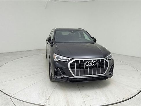 Used 2023 Audi Q3 2.0T Premium image 2