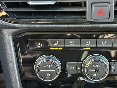 Used 2024 Volkswagen Taos SE image 29