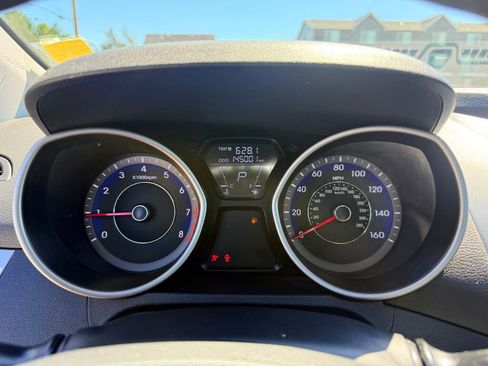 Used 2013 Hyundai Elantra FWD image 11