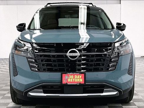 New 2026 Nissan Pathfinder Platinum image 16