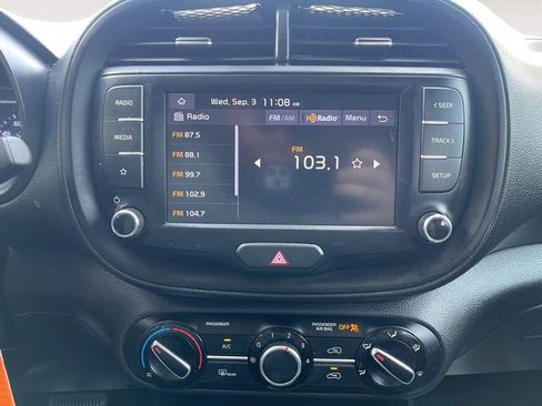 Used 2022 Kia Soul LX FWD image 19