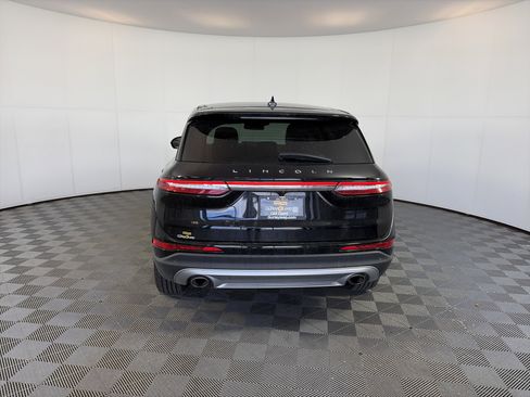 Used 2025 Lincoln Corsair AWD image 4