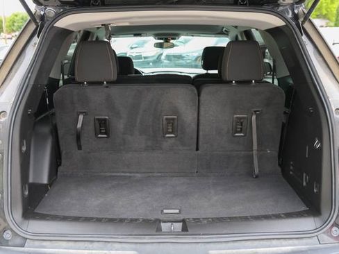 Used 2021 Chevrolet Traverse LS FWD image 8