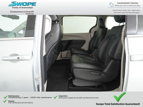 Used 2024 Chrysler Pacifica Limited FWD image 17