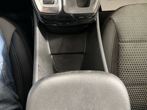 Used 2025 Chevrolet Trax LT w/ LT Convenience Package image 22