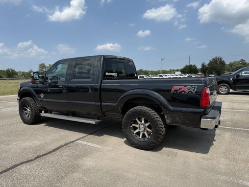 Used 2013 Ford F250 Lariat w/ Lariat Ultimate Pkg AWD/4WD image 3