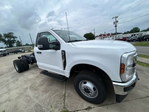 New 2026 Ford F350 XL w/ XL Chrome Package AWD/4WD image 2