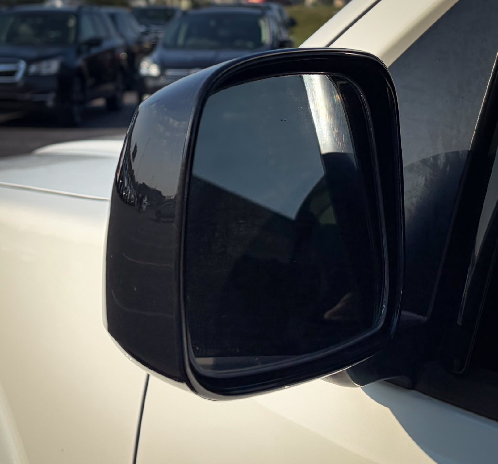 Used 2020 Nissan Frontier SV w/ Midnight Edition Floor Mats AWD/4WD image 23