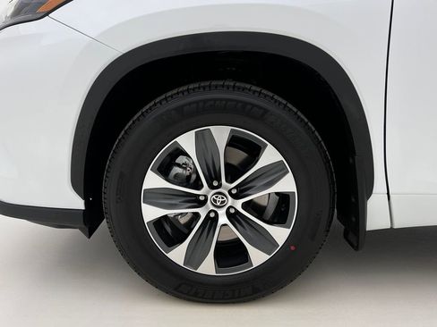 Used 2026 Toyota Highlander XLE image 26