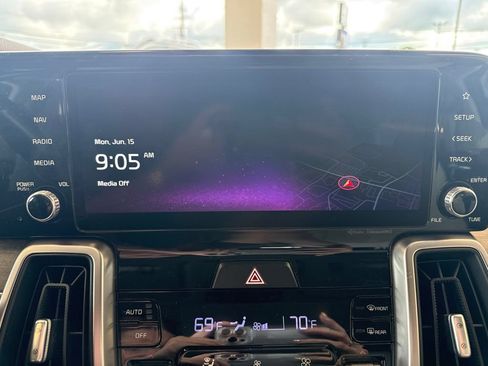 Used 2023 Kia Sorento S w/ Panoramic Sunroof Package AWD/4WD image 23