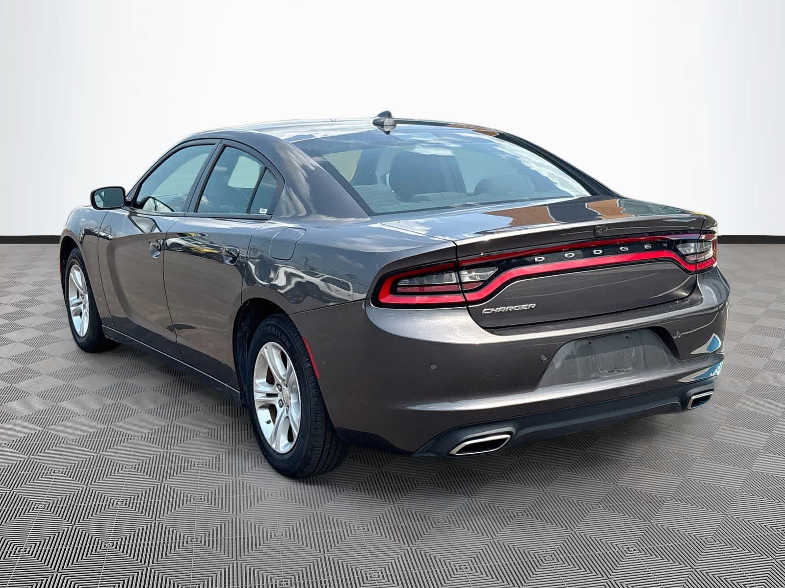 Used 2023 Dodge Charger SXT RWD image 7