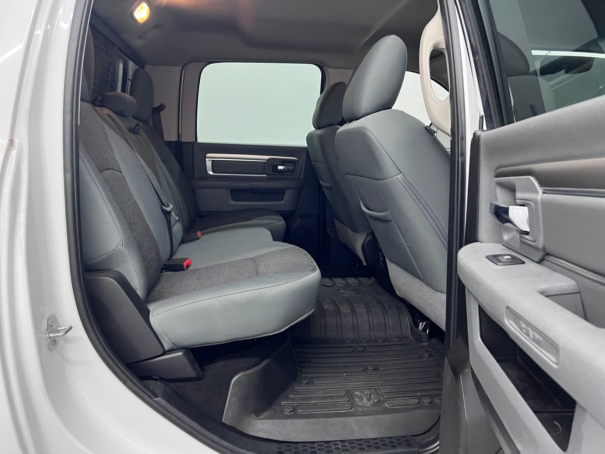 Used 2018 RAM 2500 SLT w/ Protection Group AWD/4WD image 25