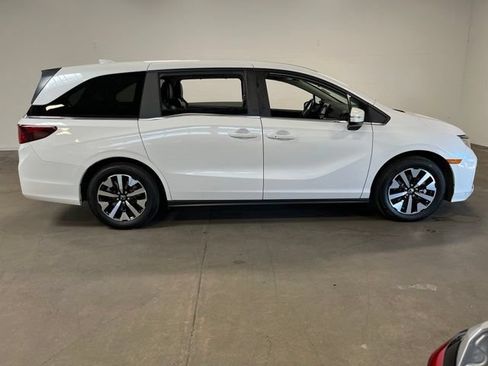 Used 2025 Honda Odyssey EX-L image 2