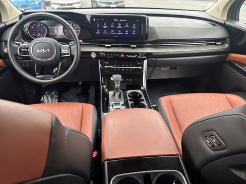 Used 2022 Kia Carnival SX image 16
