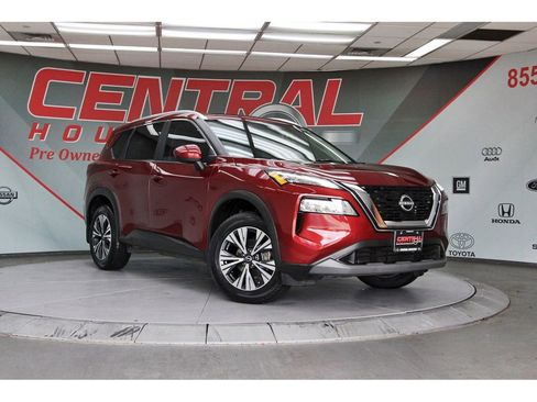 Used 2023 Nissan Rogue SV w/ SV Premium B Package FWD image 1