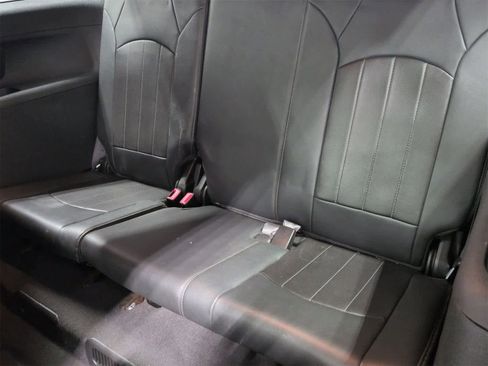 Used 2013 GMC Acadia Denali image 40