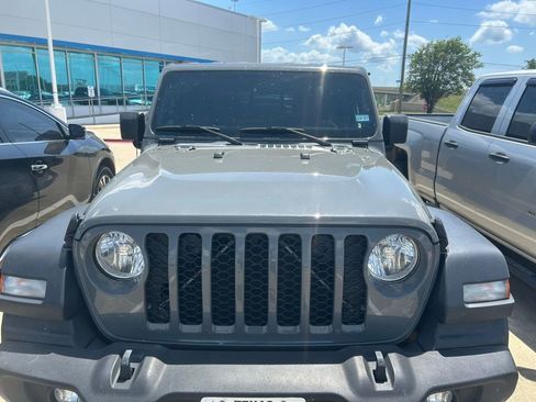 Used 2020 Jeep Gladiator Sport w/ Quick Order Package 24S image 15