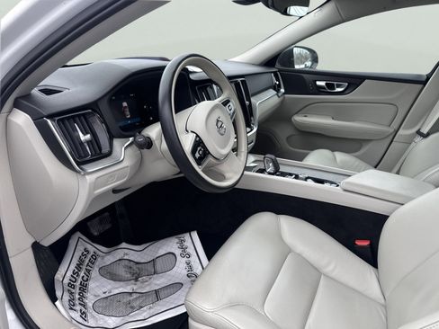 Used 2023 Volvo S60 B5 Plus image 15