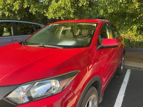 Used 2018 Honda HR-V LX image 10