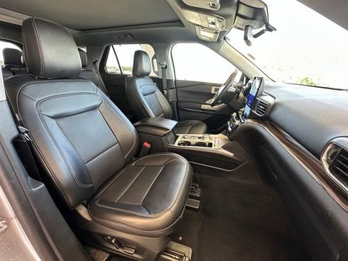 Used 2024 Ford Explorer Limited w/ Limited Technology Package AWD/4WD image 26