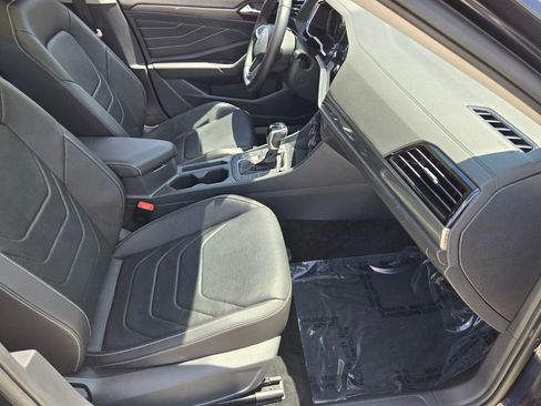Certified 2023 Volkswagen Jetta SEL FWD image 19