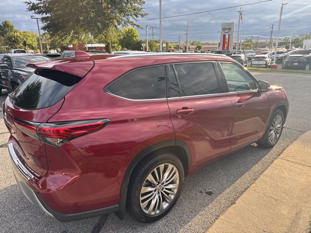 Used 2021 Toyota Highlander Platinum AWD/4WD image 7