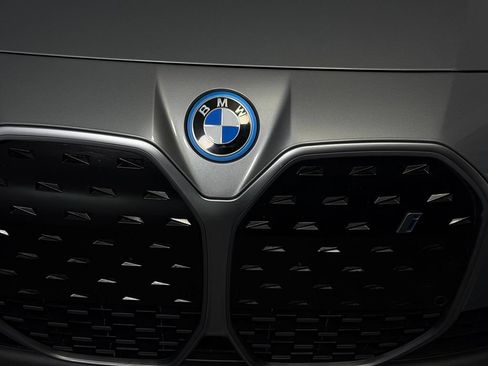Used 2023 BMW i4 eDrive35 w/ Premium Package RWD image 13