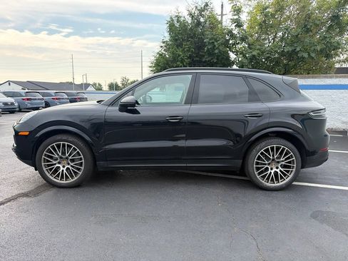 Used 2022 Porsche Cayenne S AWD/4WD image 2