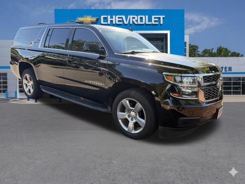 Used 2017 Chevrolet Suburban LT AWD/4WD image 4