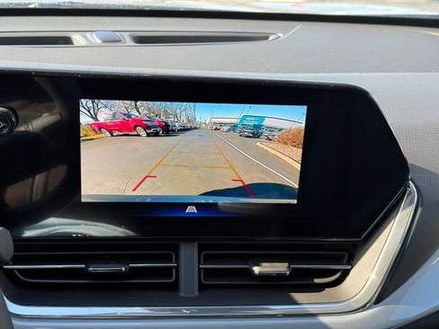 Used 2025 Chevrolet Trax LT w/ Driver Confidence Package image 21