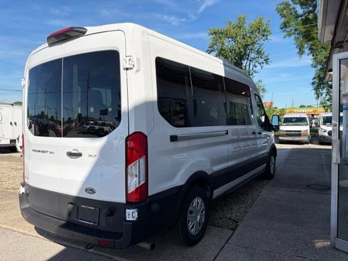 Used 2024 Ford Transit 350 XLT RWD image 4