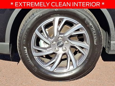 Used 2025 Lincoln Corsair AWD w/ Equipment Group 101A image 8