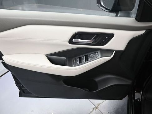 Used 2025 Nissan Rogue SL w/ Tech Package AWD/4WD image 26