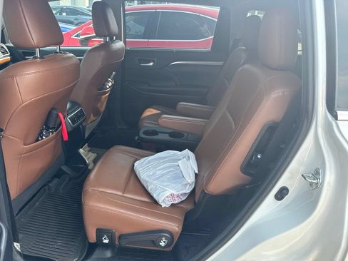 Used 2018 Toyota Highlander Limited AWD/4WD image 27